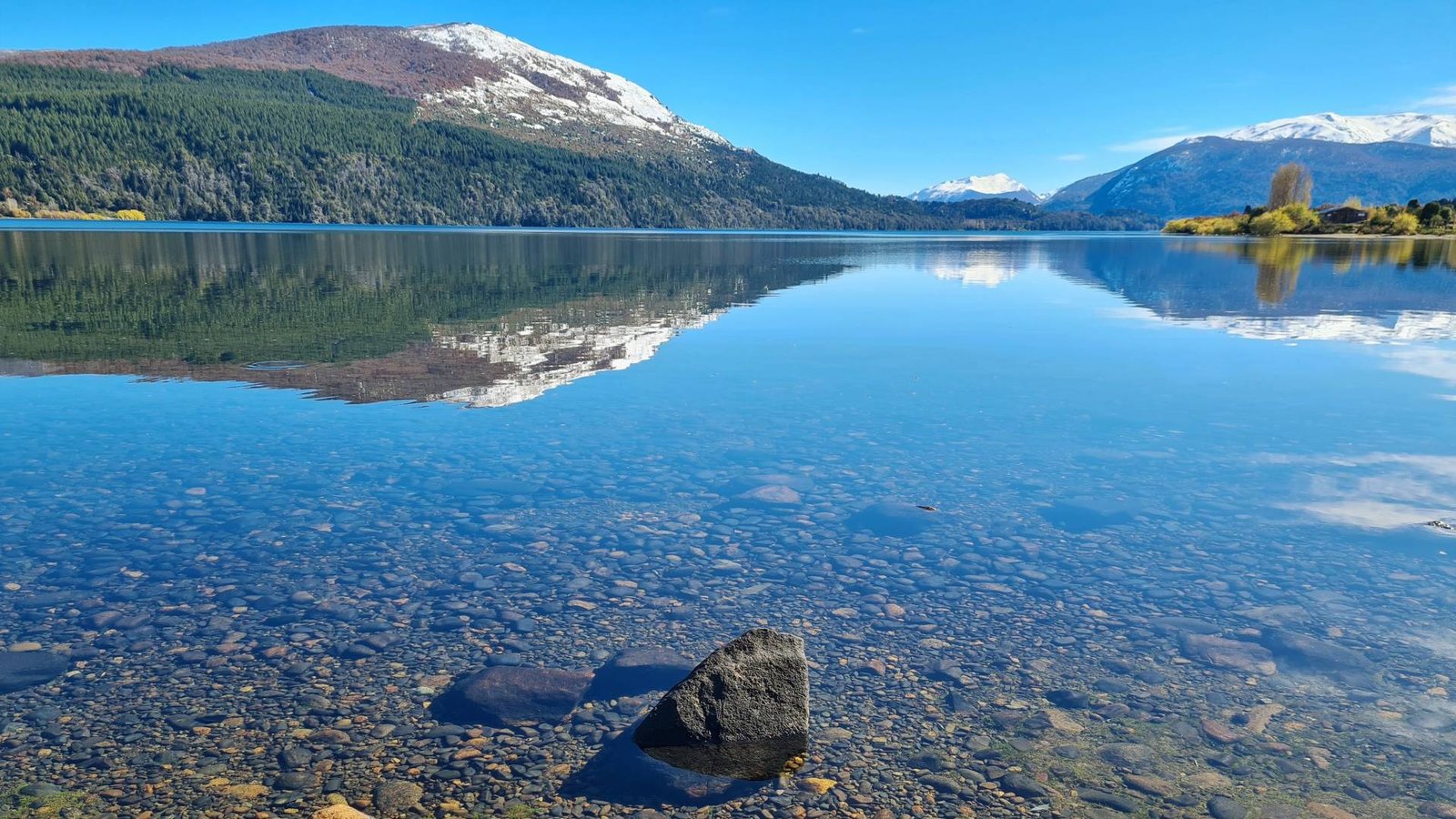 Lago Lolog: Naturaleza virgen y serenidad patagónica